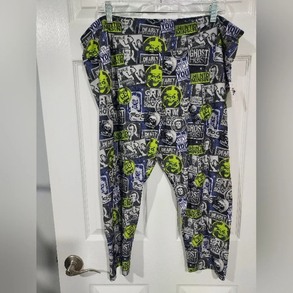 NWT Disney The Haunted Mansion 3/4 Capri Legging in Size 1X